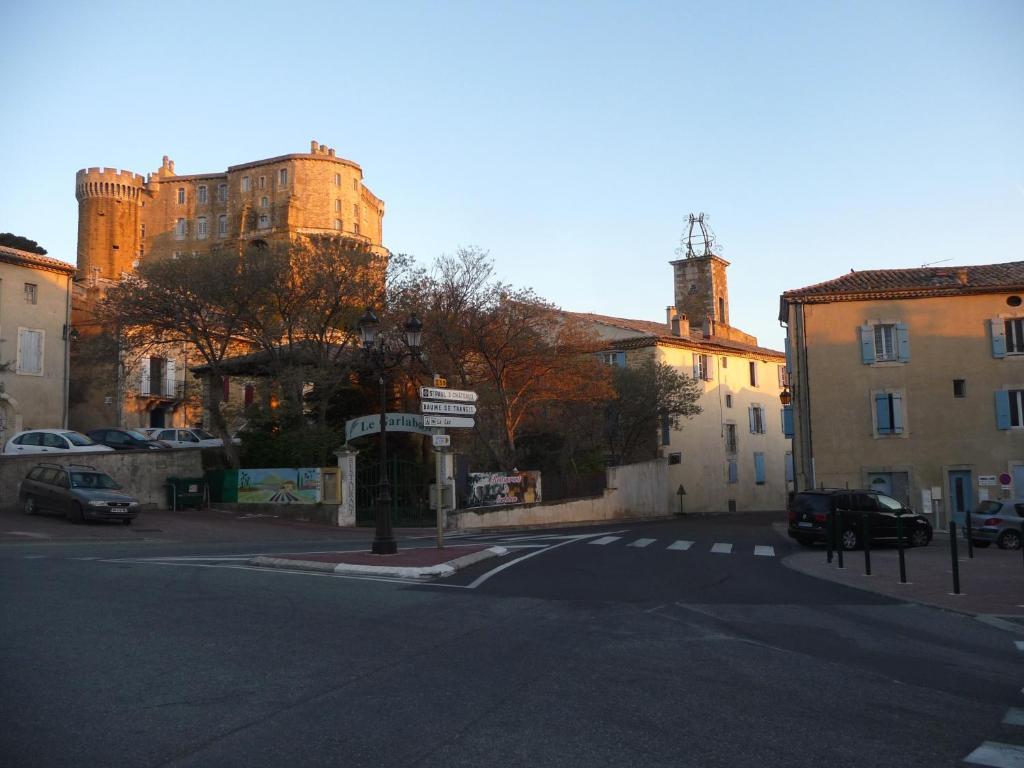 Bed and Breakfast Logis Du Comte Suze-la-Rousse Esterno foto